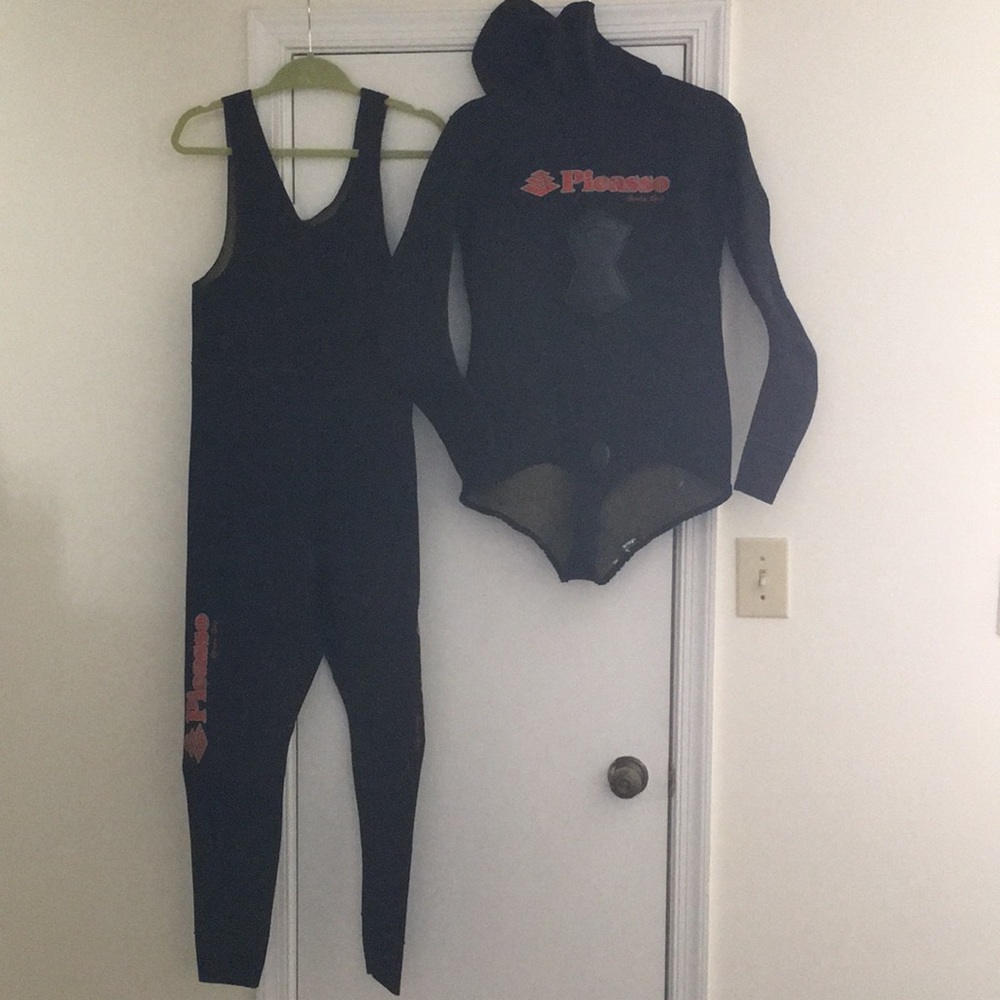 Picasso wet suit size M/L